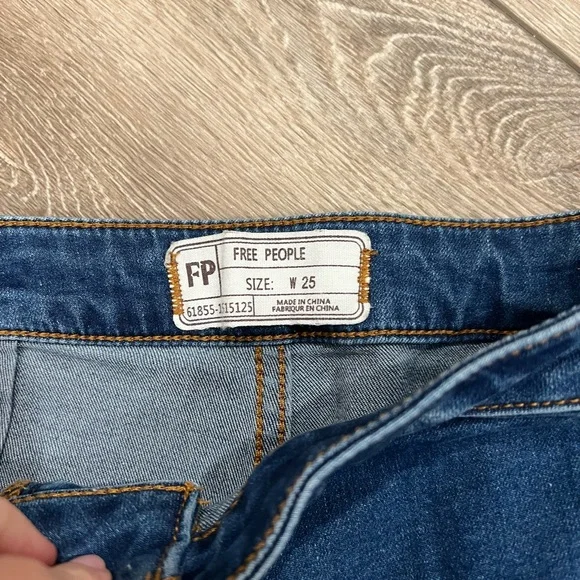 Free people just float on flare high rise jeans - Picture 2 of 5